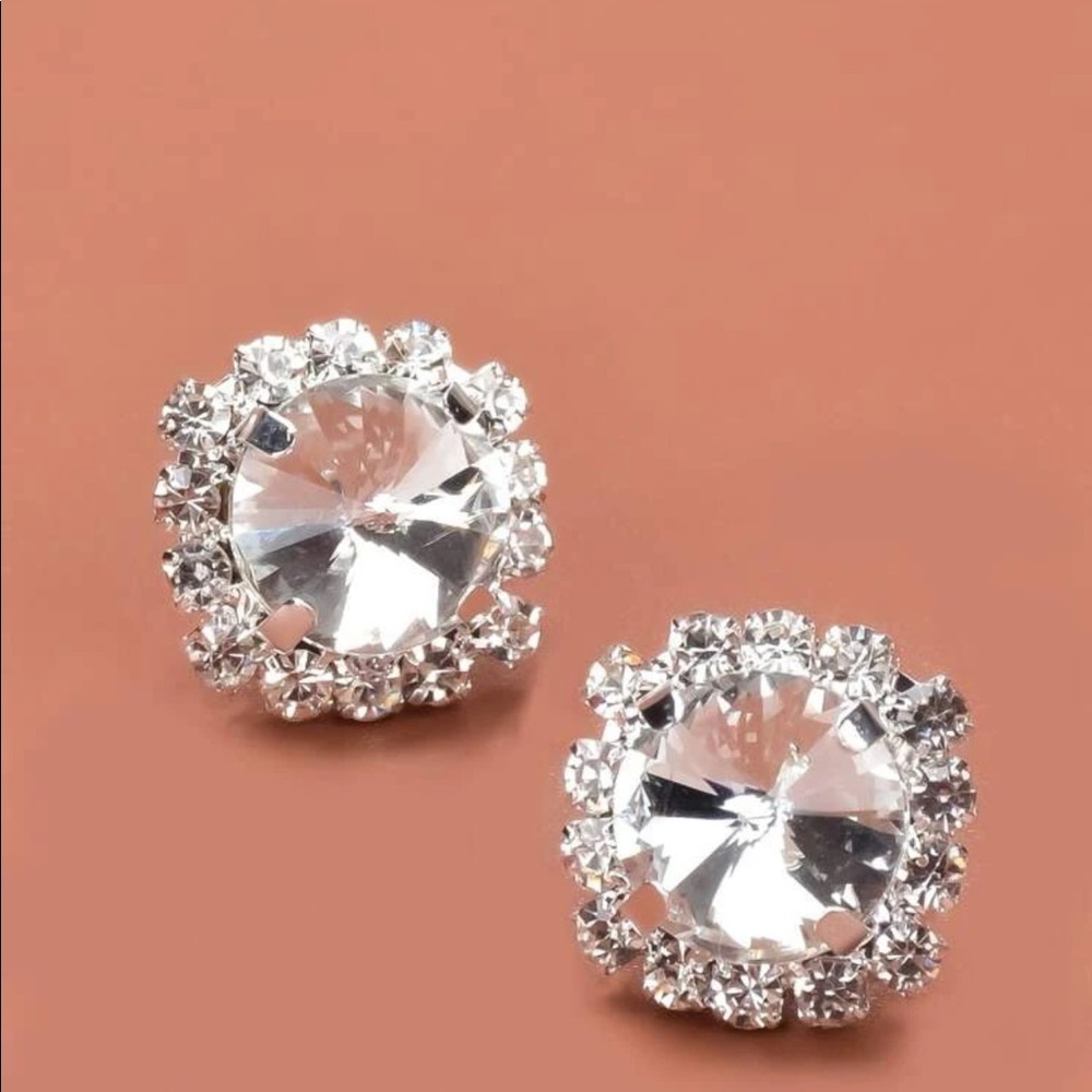 Rhinestone stud earrings silver
